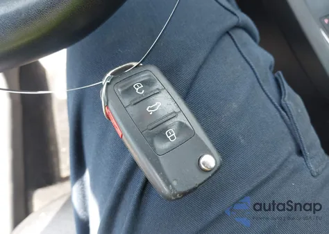 2017 Volkswagen Jetta 1.4T Se z USA, uszkodzony, nr VIN 3VWDB7AJXHM342587